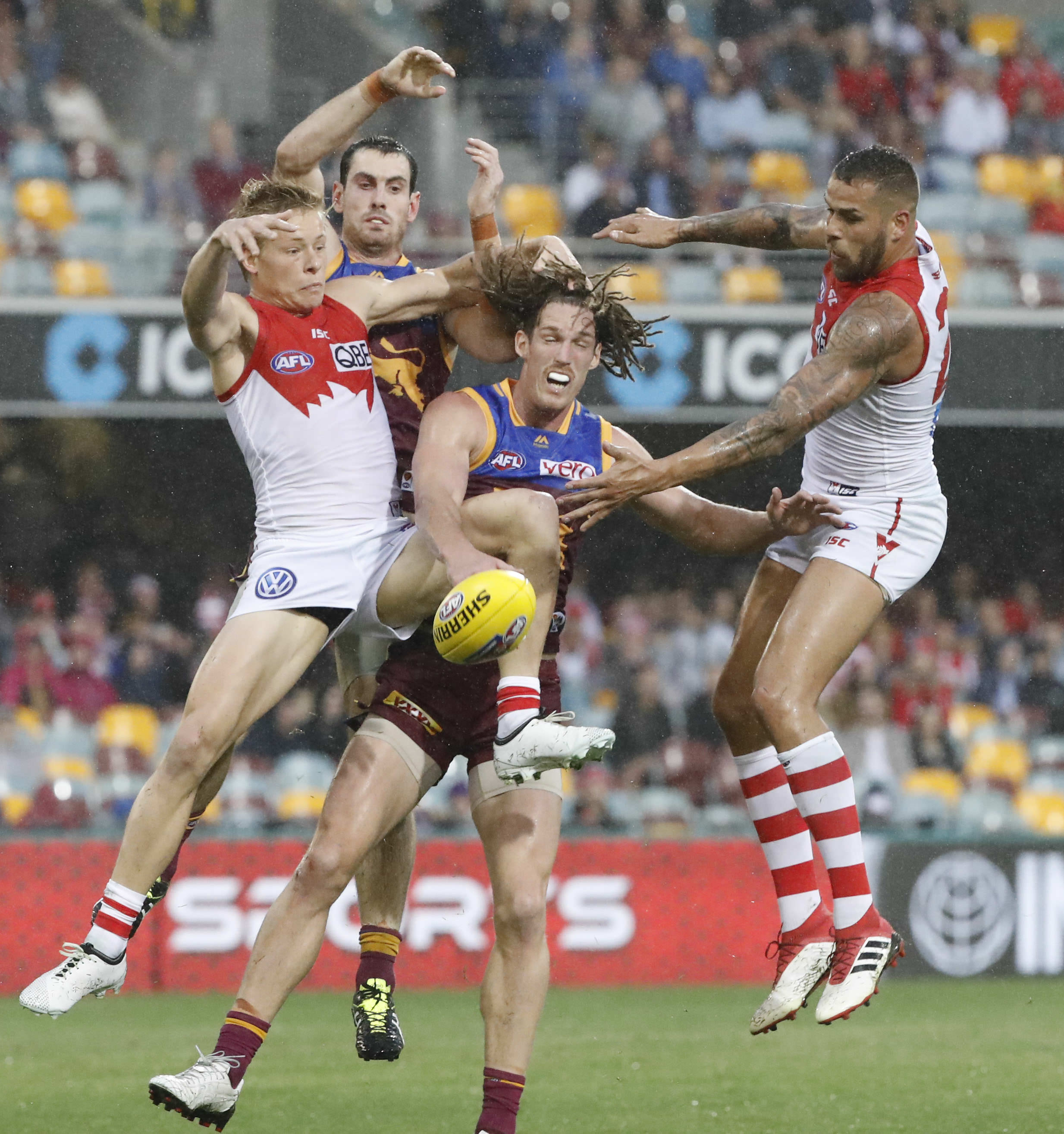 Event Photography In Brisbane At The Brisbane Lions Vs The Sydney Swans 